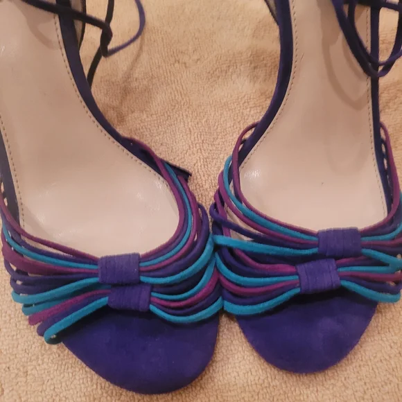 Vince Camuto Strappy heels - Picture 8 of 8